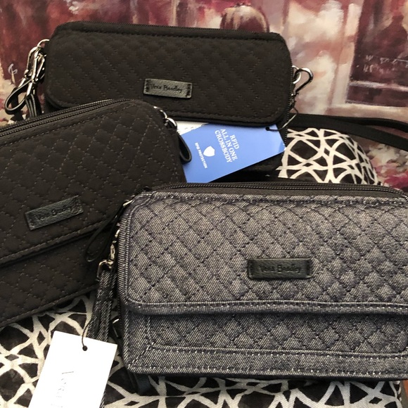 Vera Bradley Handbags - 👛🆕NWT Vera Bradley Iconic RFID All in One 🇺🇸!